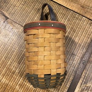 2002 Longaberger Christmas Basket Santa’s Helper With long leather handle